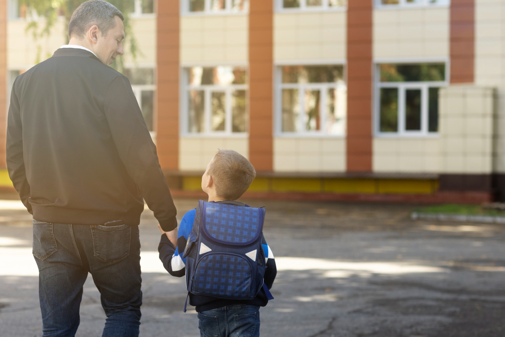 ¿Cómo se aplican las bandas horarias para padres y madres en la Ley de 40 horas?